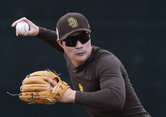 "򸮱  ϰ "ϼ, ѱ ʷ MLB ۷ 